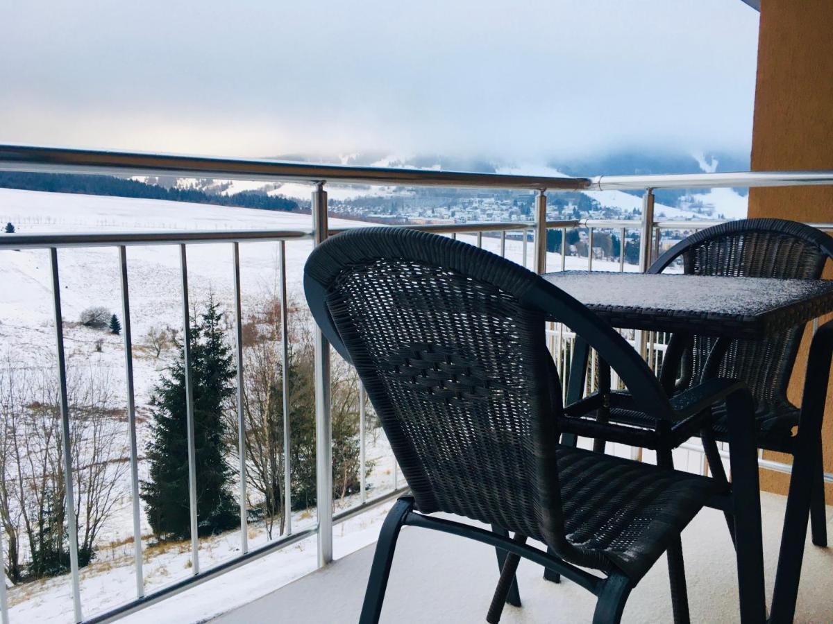 Apartmany Na Vyhledech Loučná pod Klínovcem Bagian luar foto