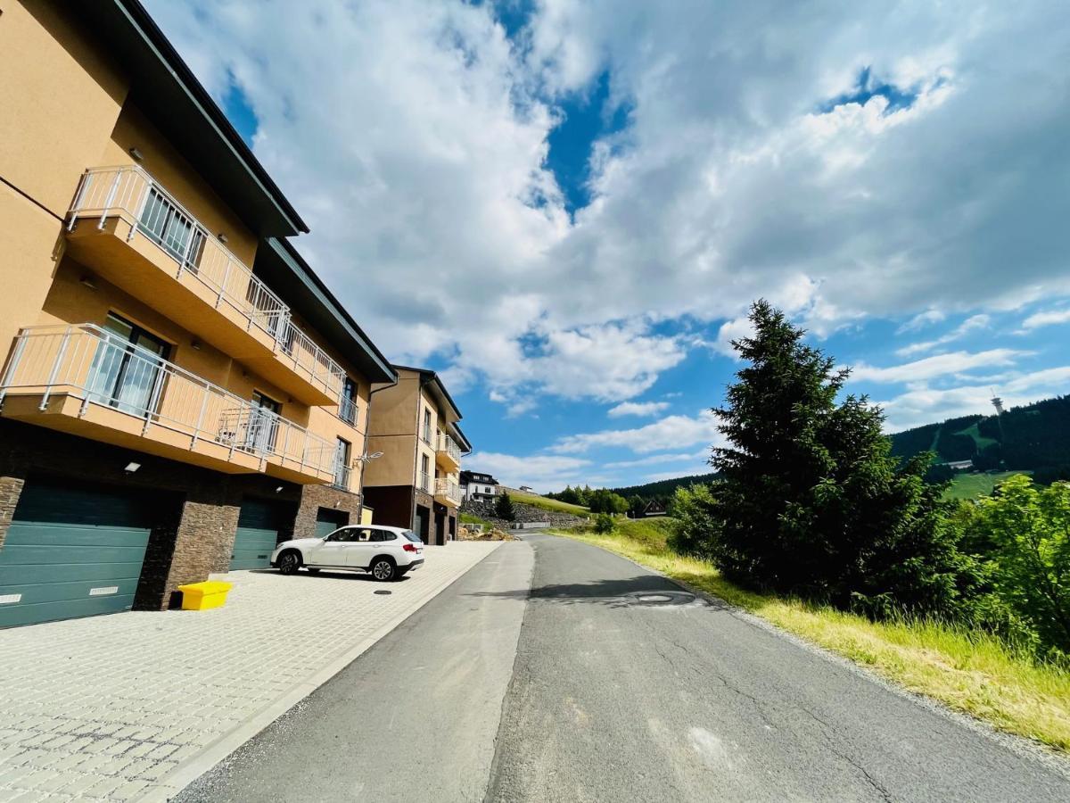 Apartmany Na Vyhledech Loučná pod Klínovcem Bagian luar foto