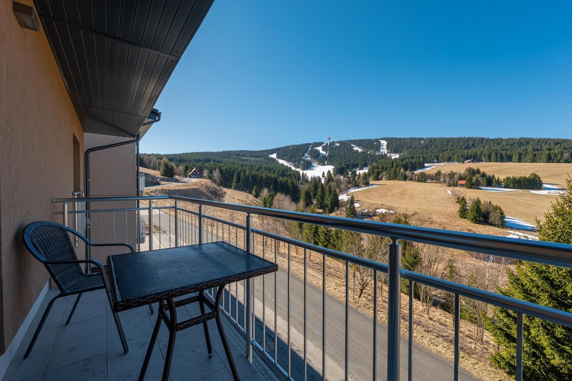 Apartmany Na Vyhledech Loučná pod Klínovcem Ruang foto